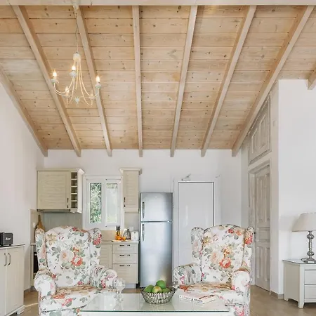 Lover's Nest Вилла Антипаксос