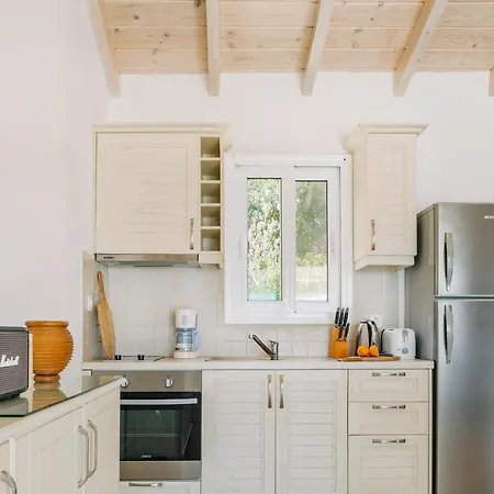 Lover's Nest Вилла Антипаксос